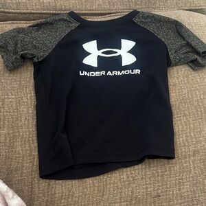 Under Armour Kids Black and Dark Gray Tee